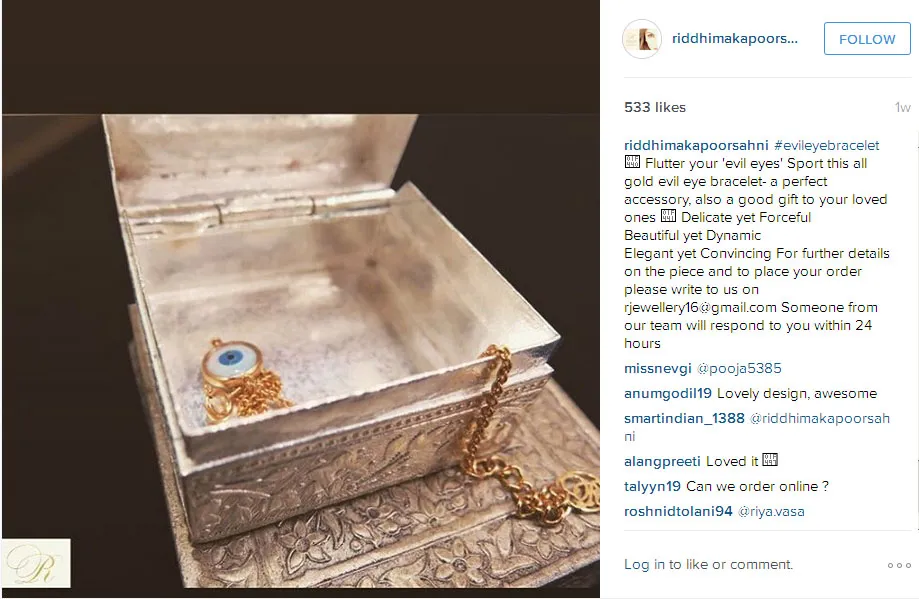 Ini dia kalung bernama evil eye, sama seperti yang dipakai Katrina © Instagram.com/riddhimakapoorsahni