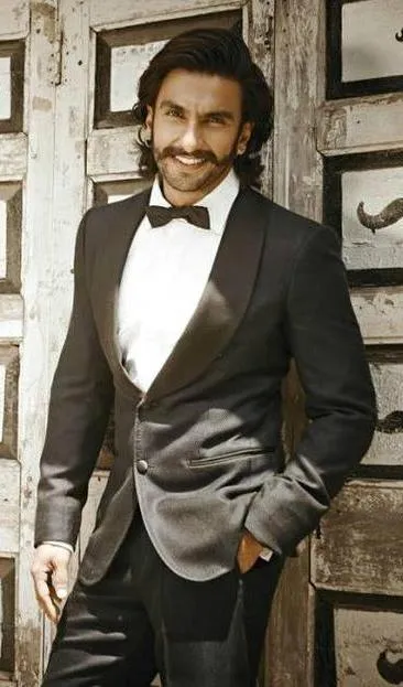 Ranveer Singh memutuskan membeli apartemen baru dan pindah dari rumah orang tuanya @pinkvilla.com