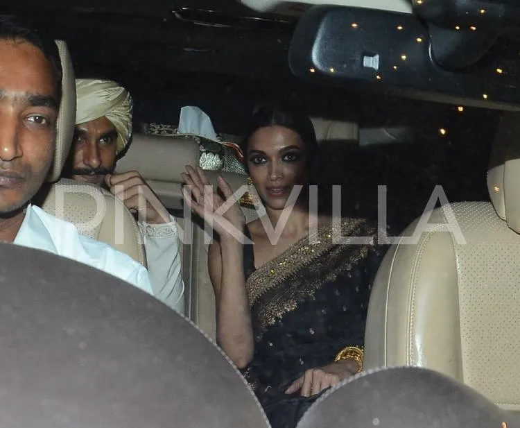 Begini ekspresi Ranveer dan Deepika saat kepergok satu mobil © Pinkvilla.com