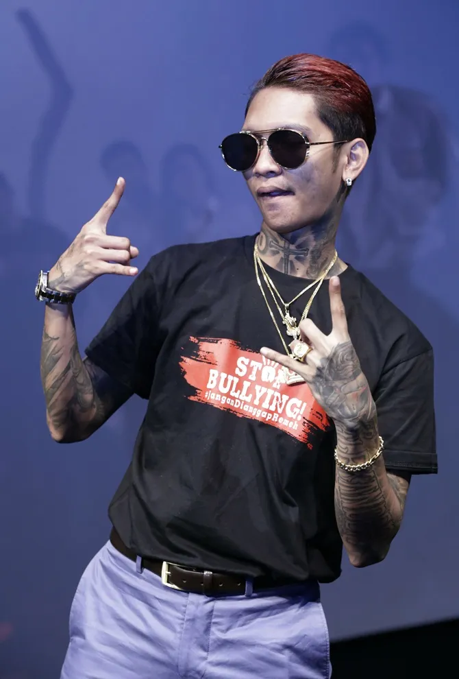 Melihat yang terjadi Bowo, Young Lex pun berikan semangat © KapanLagi.com/Agus Apriyanto
