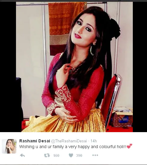 Begini penampilan cantik Rashami saat ucapkan hari Holi © Twitter.com/TheRashamiDesai