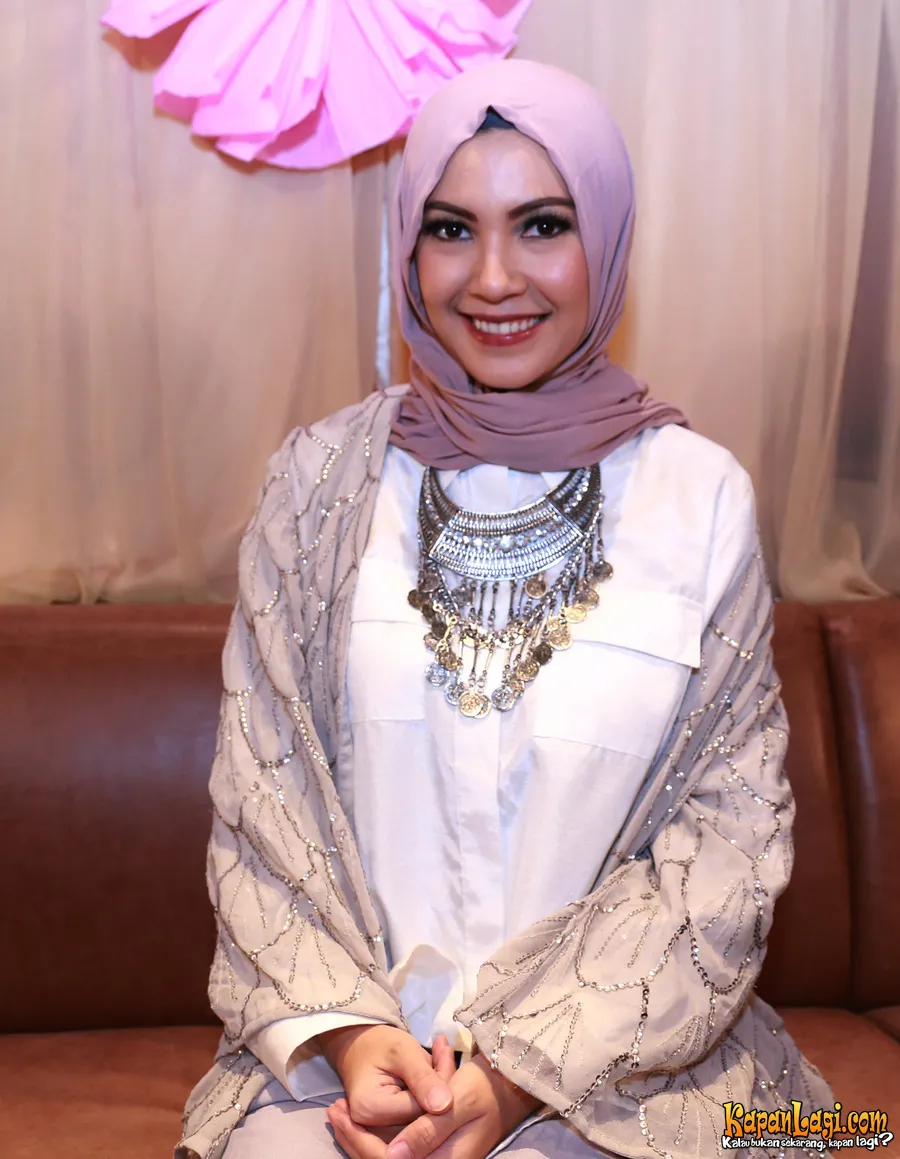 Ratna Galih ngidam melancong ke luar negeri © KapanLagi.com®/Muhammad Akrom Sukarya