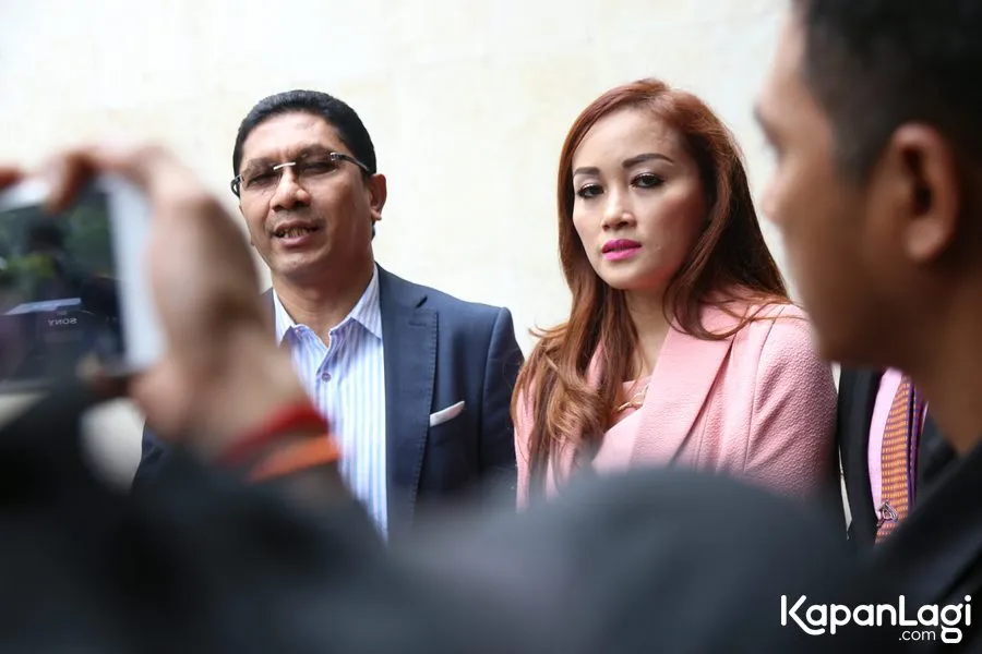 Ratna laporkan dokter berinisial NM © KapanLagi.com®/Agus Apriyanto