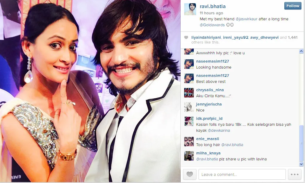 Ini dia momen Ravi Bhatia selfie bareng sahabatnya, Jassi Kaur @instagram.com/ravi.bhatia