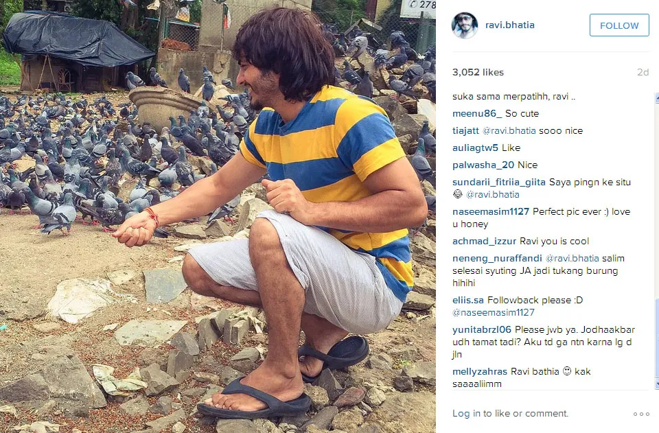 Ravi Bhatia terlihat sumringah beri makan burung, hobi baru? @instagram.com/ravi.bhatia