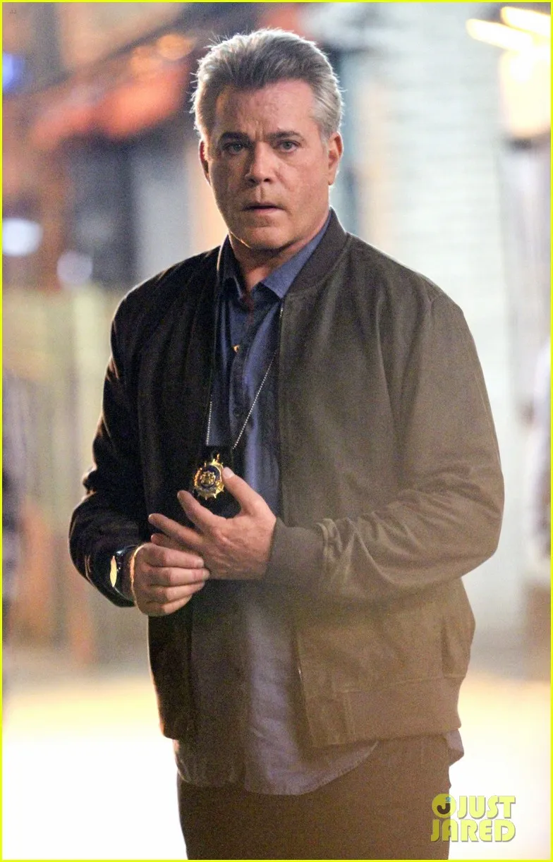 Ray Liotta, pria yang sempat dirumorkan dekat dengan Lady Gaga @ Just Jared