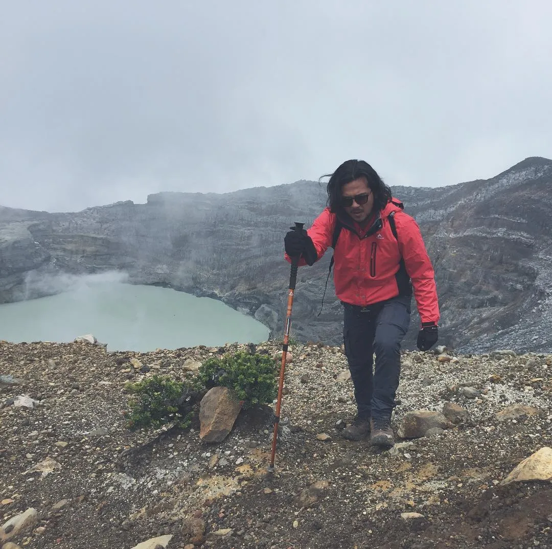 Ramon mendaki Gunung Agung / Credit: @ramonytungka