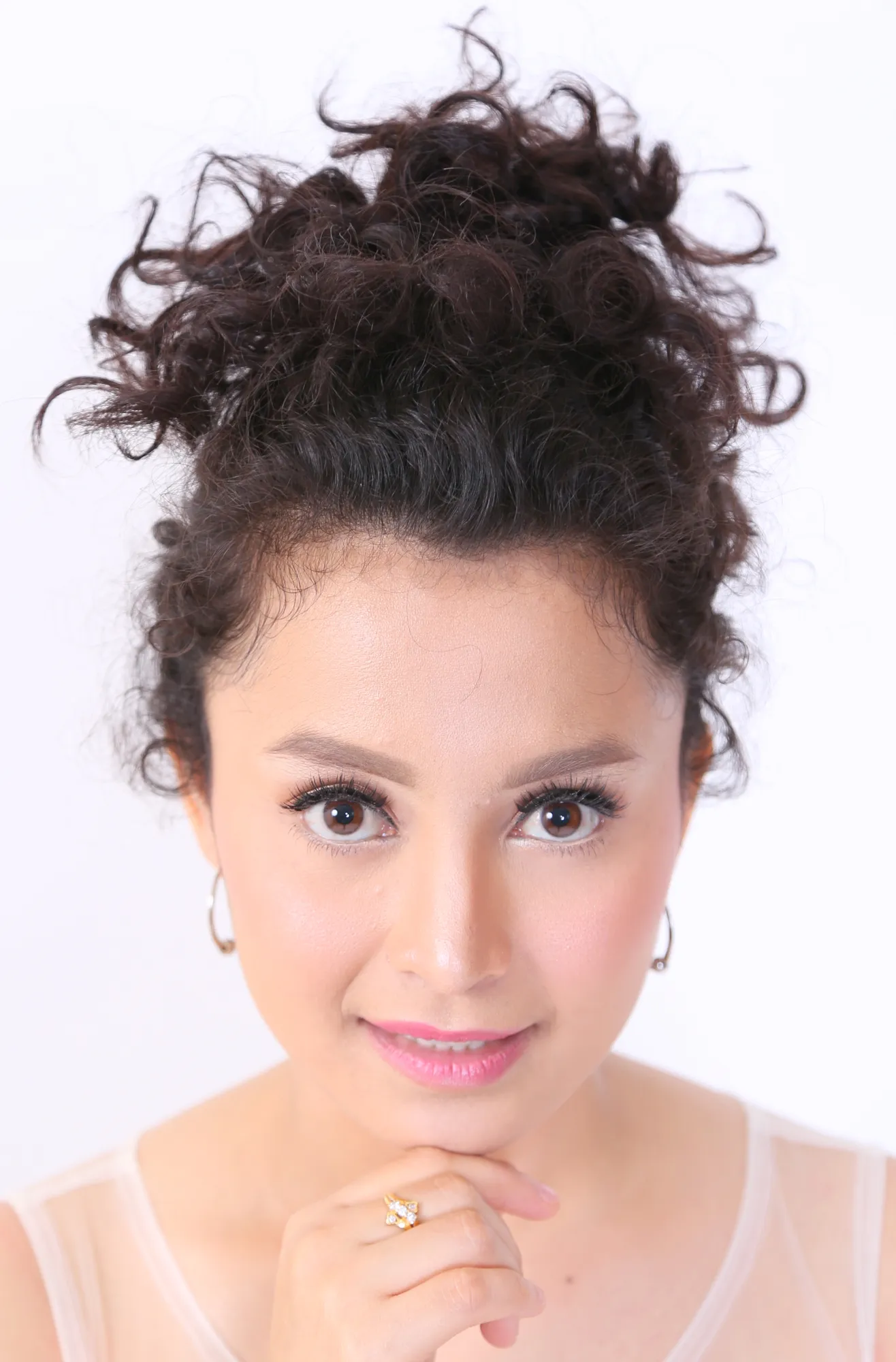 Rizka bosan ditanya kapan kawin, yang akhirnya jadi inspirasi membuat lagu baru. @KapanLagi.com/Sahal Fadli