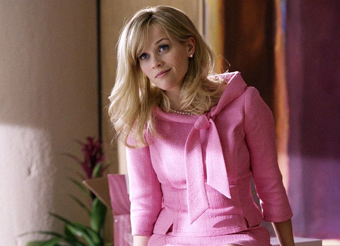 Reese Witherspoon sebagai Elle Woods © MGM