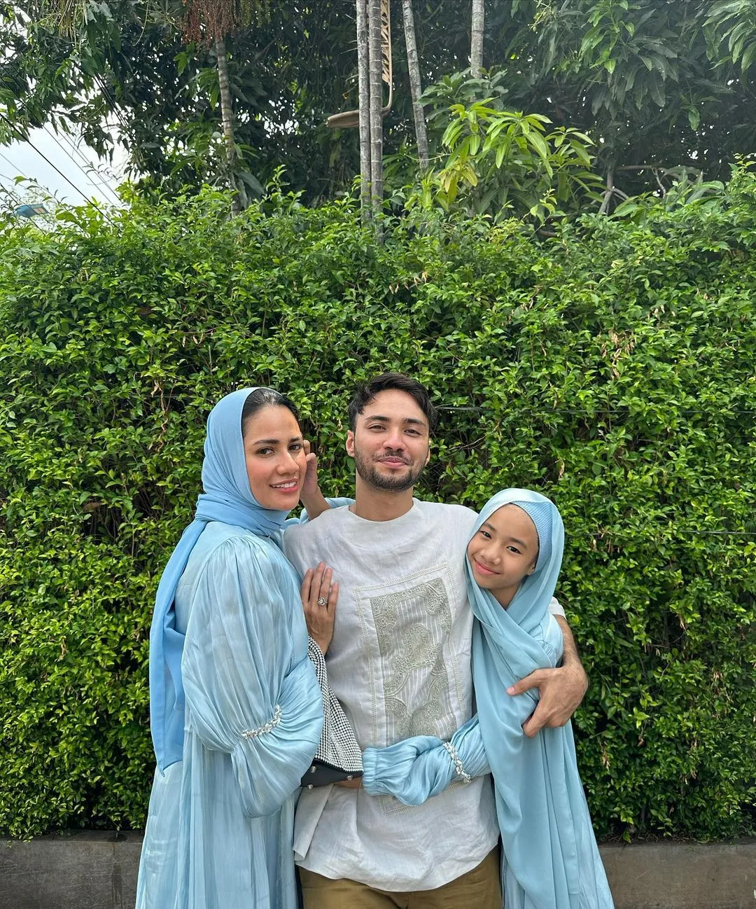 Memiliki Kedekatan dengan Sang Kakak