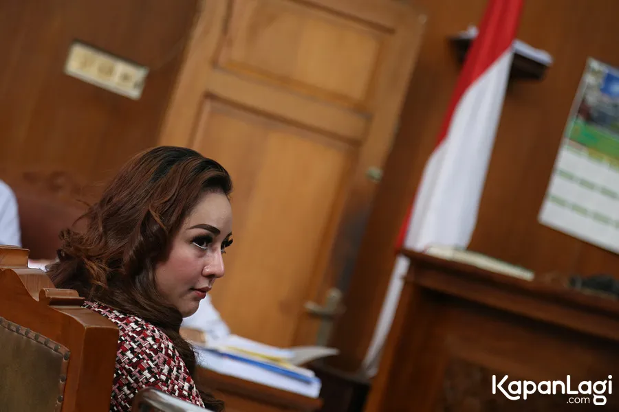 Bersaksi di pengadilan, Regina: Keterangan saya nggak mengada-ada/©KapanLagi.com®/Agus Apriyanto