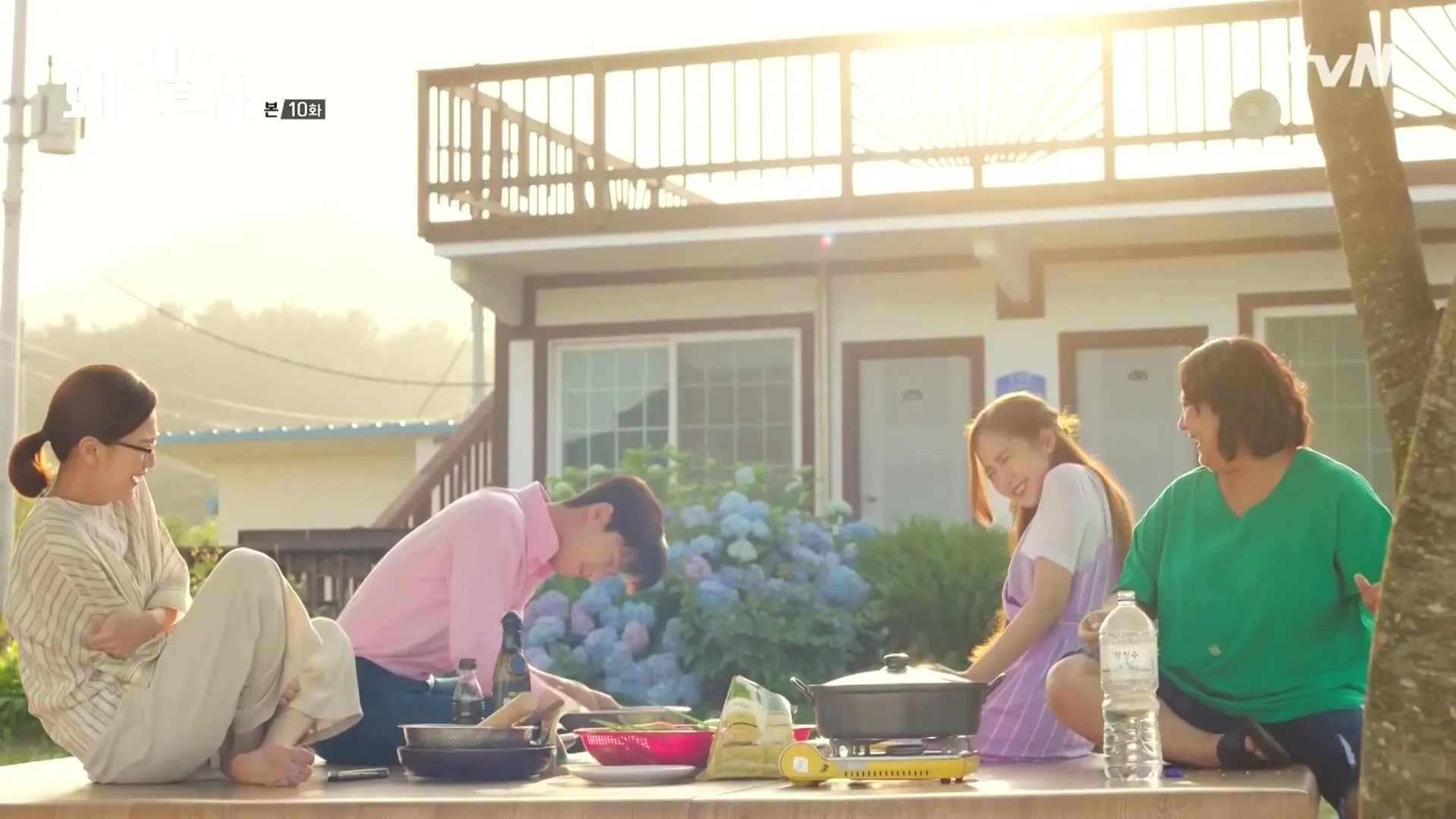 WHAT'S WRONG WITH SECRETARY KIM © tvN