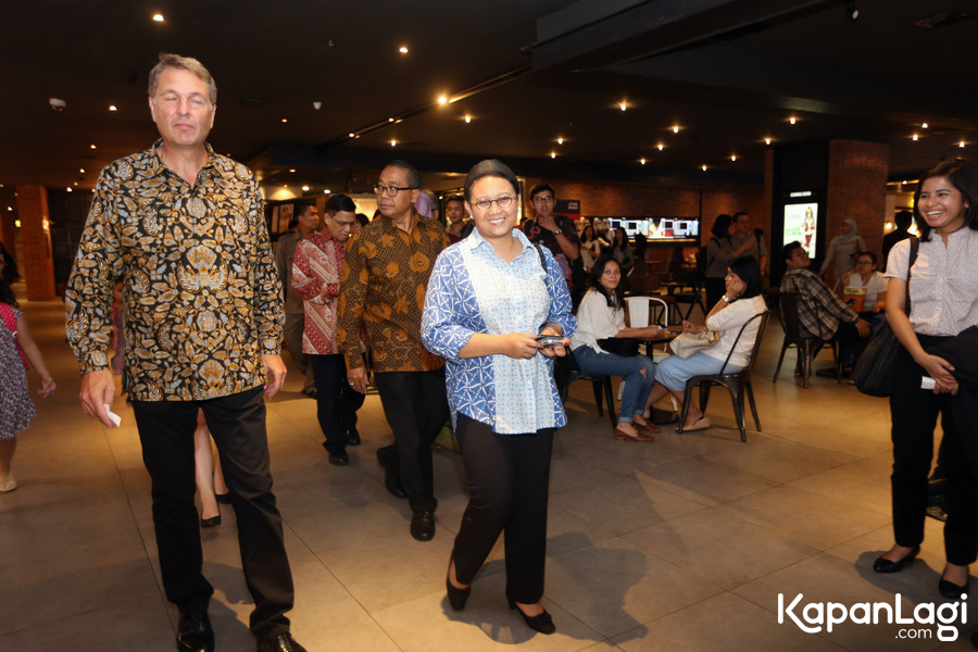 Hebat Ibu Menteri Luar Negeri Ikutan Nonton NEGERI VAN 