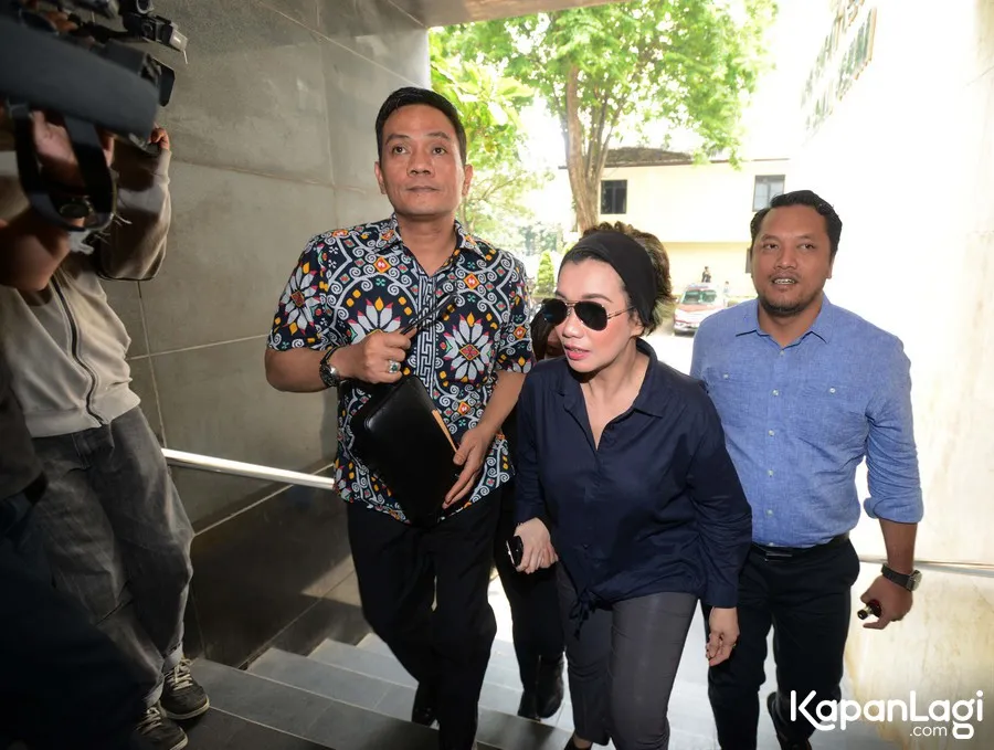 Reza kala mendatangi kepolisian untuk melaporkan Aa Gatot © Muhammad Akrom Sukarya
