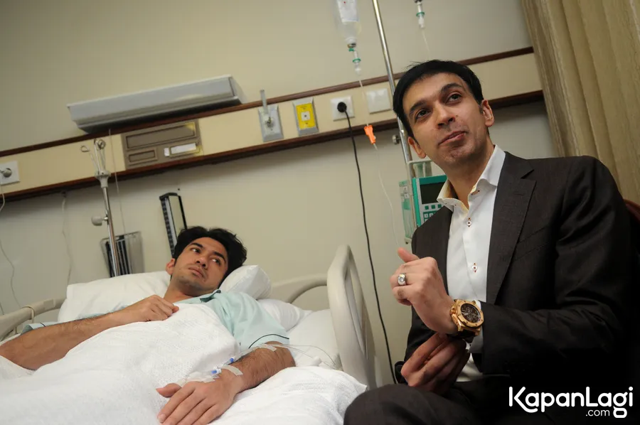 Produser Majoj Punjabi setia mendampingi Reza © KapanLagi.com®/Bayu Herdianto