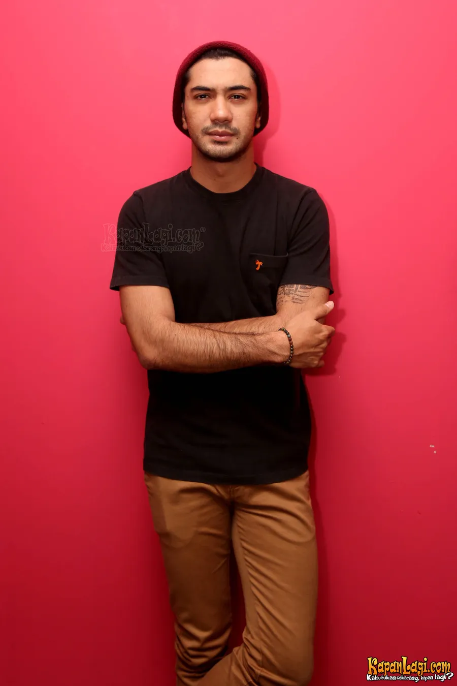 Reza Rahadian, punya idealisme dan berani mengambil tantangan. ©KapanLagi.com®/Busan