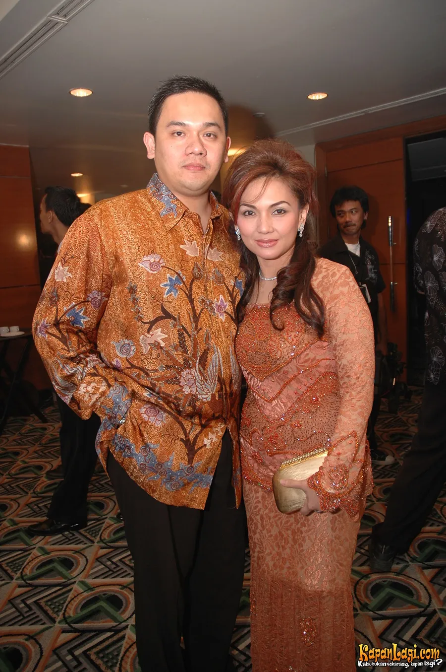 Nia Daniati mengatakan bakal memaafkan Farhat Abbas jika pria tersebut memintanya di hari raya Idul Fitri.