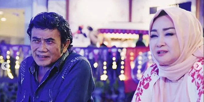 Keromantisan Rhoma Irama dan Ricca Rachim Credit: Instagram/rhoma_official