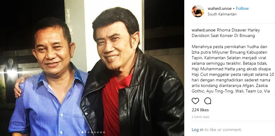 Rhoma Irama dapat saweran berupa motor Harley Davidson. cr: instagram.com/wahed.unoe