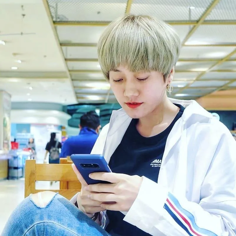 Segala hal tentang G-Dragon pasti penting banget buat Ria! © instagram.com/riasukmawijaya