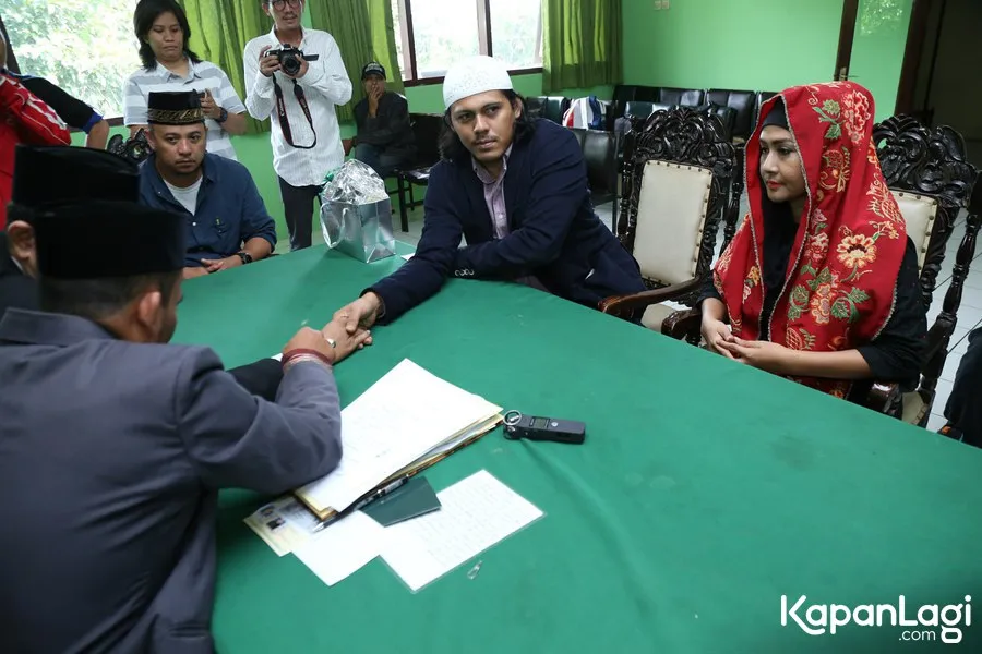 Alasan perkawinan Ria Irawan ini bikin terenyuh. ŠKapanLagi.com/Agus Apriyanto