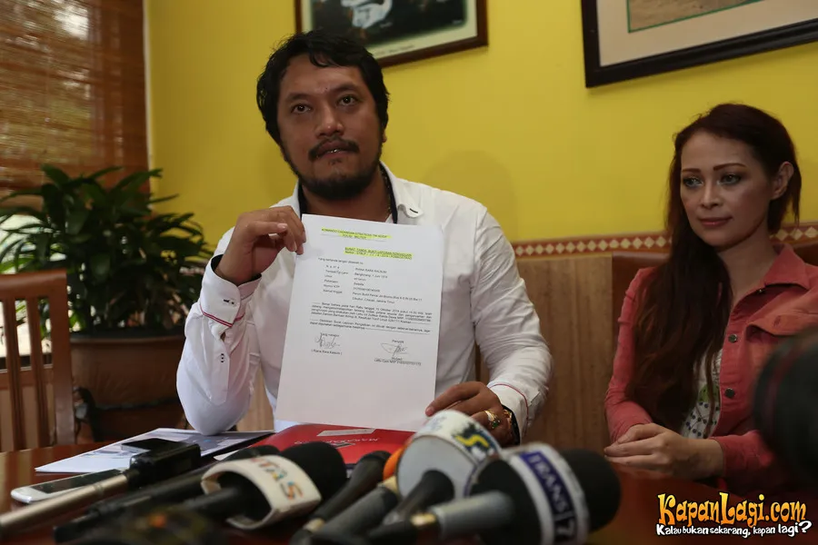 Riana meminta pertanggungjawaban dari Zulfikar. ©KapanLagi.com®/Busan
