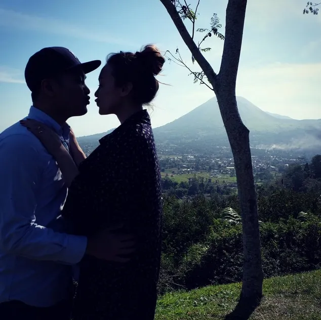 Lima tahun menikah, Rianti dan Cas masih tetap mesra ©Instagram Rianti Cartwright