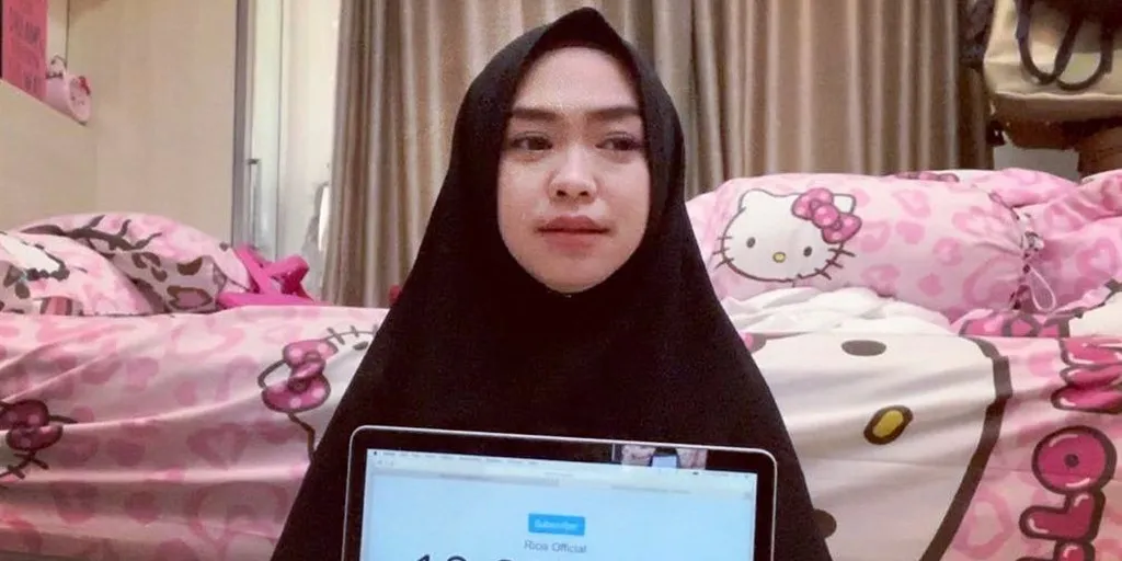 Credit: Instagram © riaricis1795