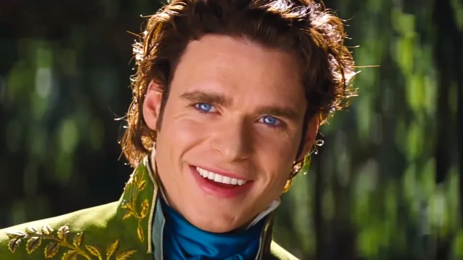 Mata biru indah Prince Charming yang dianggap terlalu nggak nyata © Disney