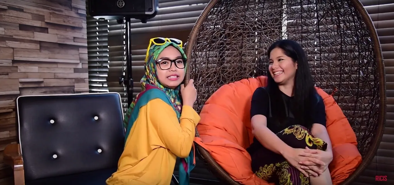 Ricis sukses bikin Annisa tertawa lebar © Youtube/Ricis Official