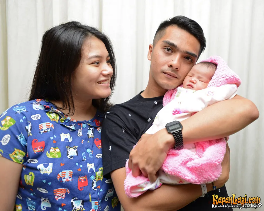 Ricky Harun pusing karena istrinya minta rumah baru yang ada kolam renangnya. ©KapanLagi.com®/Bambang E Ros