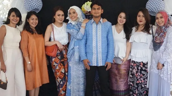 Ridwan dan Aditya sudah resmi lamaran ©instagram/putridwiandari