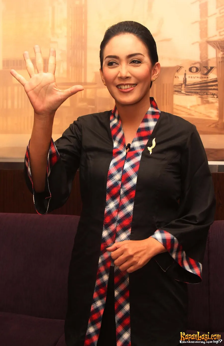 Rieke Dyah Pitaloka canangkan gerobak pintar.