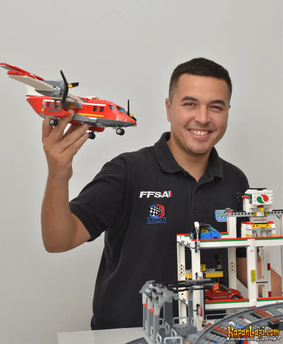 Rifat dan Lego Kesayangannya/KapanLagi.com®