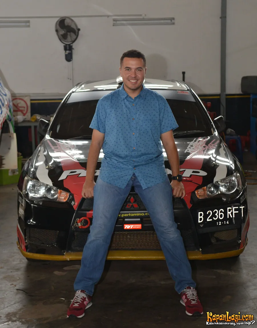 Rifat dan Mobil Mitsubishi-nya. KapanLagi.com®