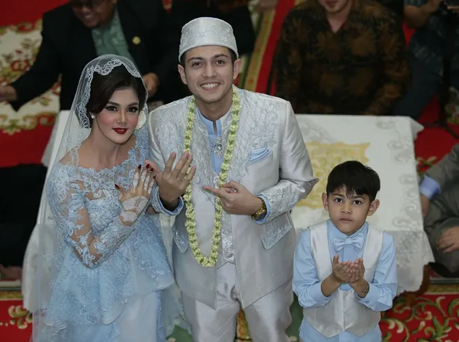 Rifky dan Biby terpaksa tunda honeymoon lantaran kesibukan syuting. © KapanLagi.com/Agus Apriyanto
