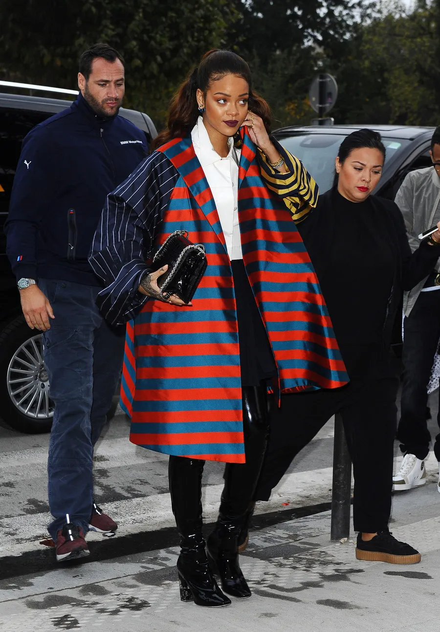 Rihanna sering kepo soal melahirkan © Splashnews.com