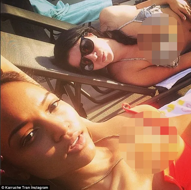 Karruece Tran dengan bikini orange