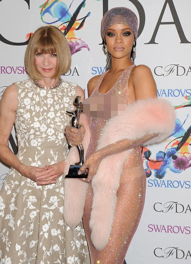 Rihanna @ dailymail.co.uk