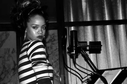 Rihanna Kemabli sibuk di Studio