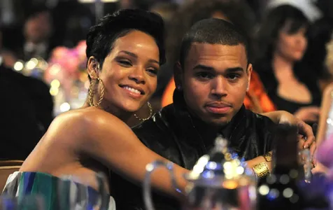 Rihanna dan Chris Brown @ breitbart.com