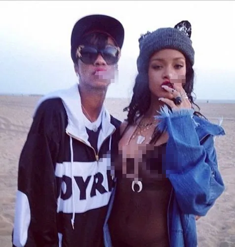 Melyssa Ford dan Rihanna Saat Menghisap Ganja @ instagram.com/mdollas11