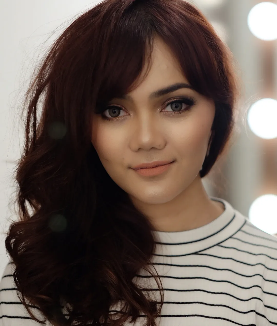 Berkas Nikah Ini Ungkap Agama Rina Nose Yang Sebenarnya - KapanLagi.com