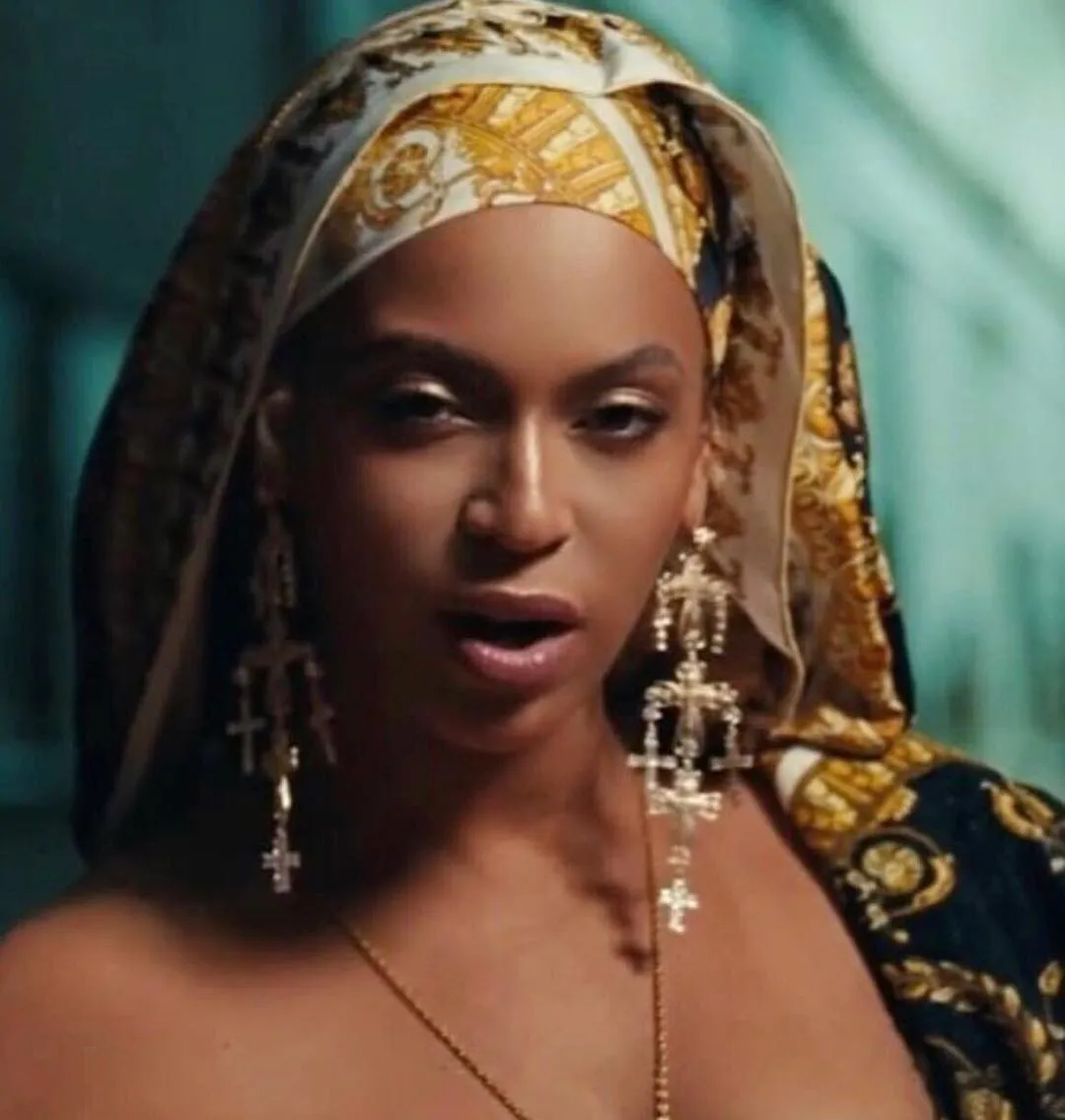 Anting karya Rinaldy yang dikenakan Beyonce. (instagram.com/rinalyyunardiofficial)