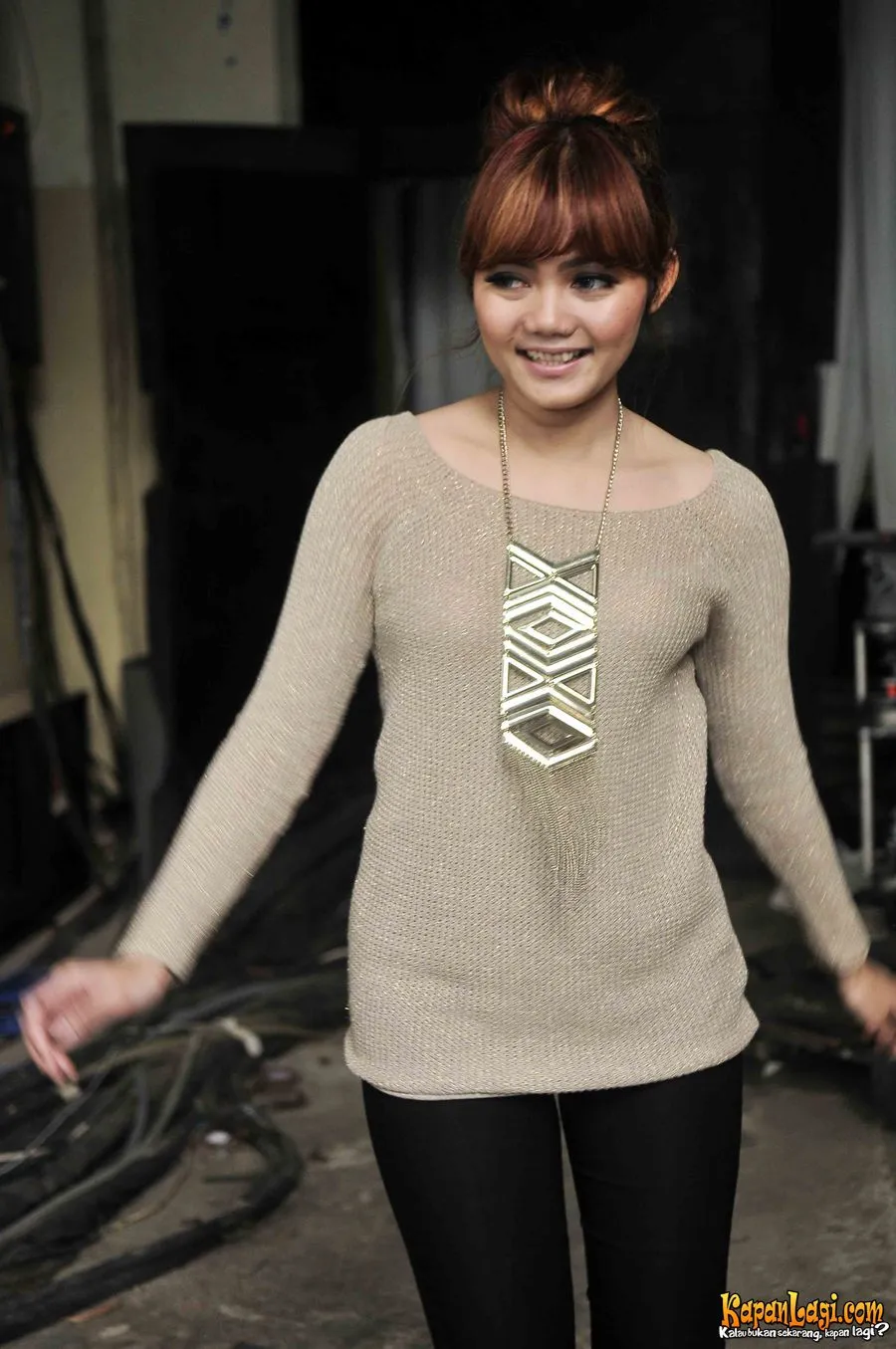 Rina Nose saat ini digosipkan tengah di antara Saipul Jamiell dan pria bernama Mr. A. ©KapanLagi.com®/Busan