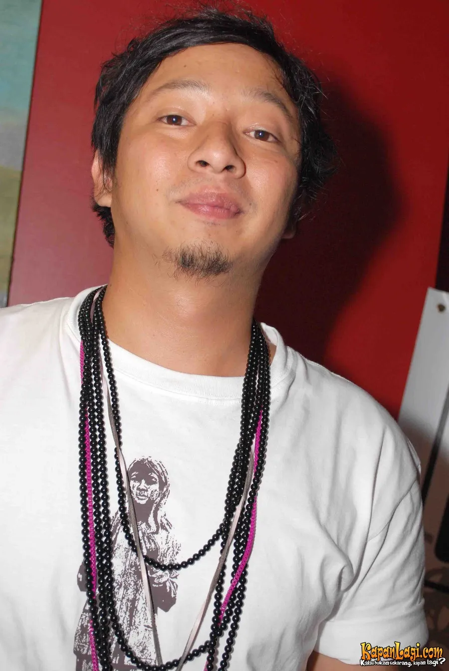 Takut menjalani operasi, Ringgo lebih memilih pengobatan alternatif.