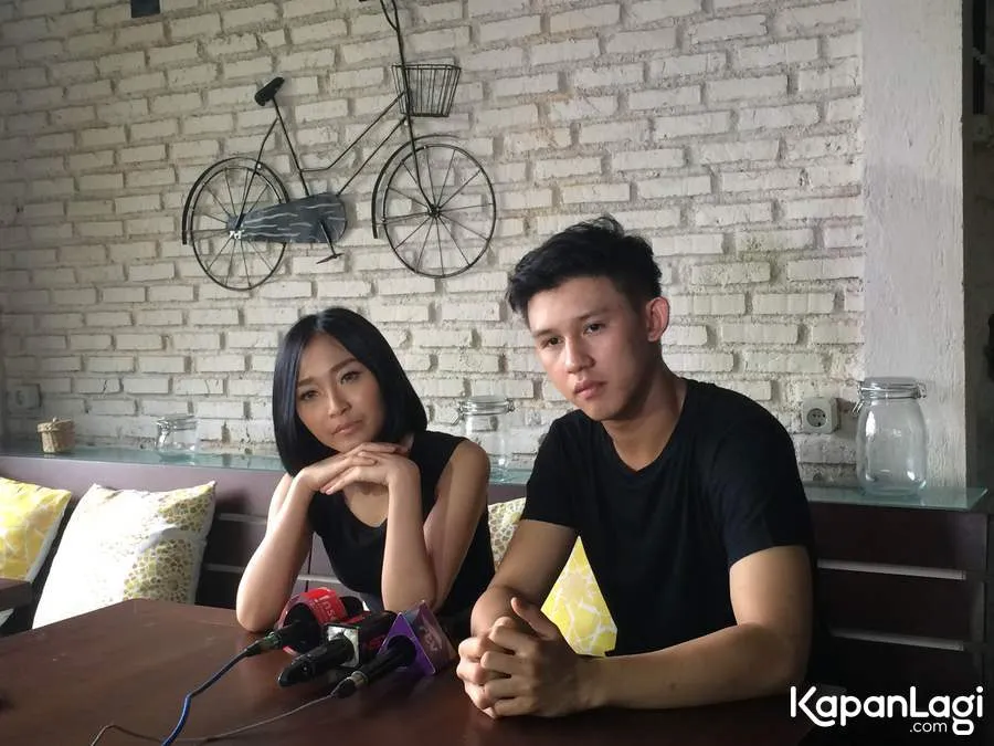 Jevin dan Rinni menyerahkan soal jodoh ke tangan Tuhan/©KapanLagi.com®/Nuzulur Rakhmah