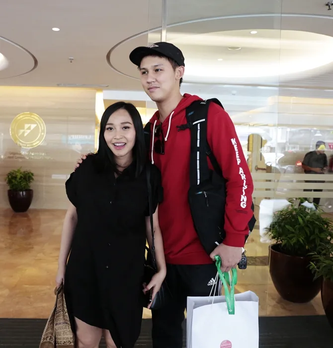 Rinni dan Jevin mengaku baper sampai terharu melihat kisah cinta Ayudia dan Ditto. © KapanLagi.com/Muhammad Akrom Sukarya