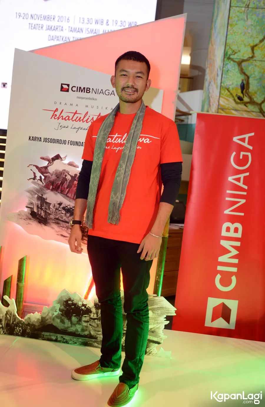 Sukses sebagai bintang film, Rio Dewanto tetap ingin terlibat pementasan teater. ŠKapanLagi.com/Muhammad Akrom Sukarya