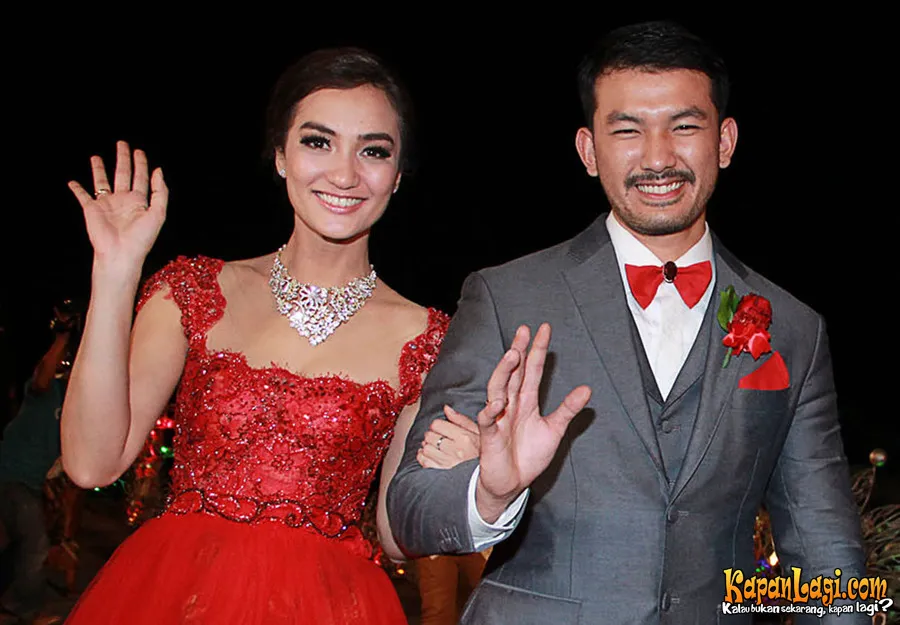 Rio Dewanto dan Atiqah Hasiholan  © KapanLagi.com